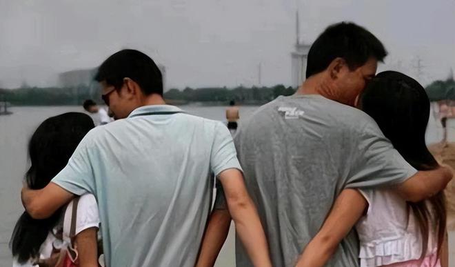 两家人换，生活的新篇章，两家人互换，开启生活新篇章